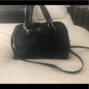 Basic black coach bag that is timeless